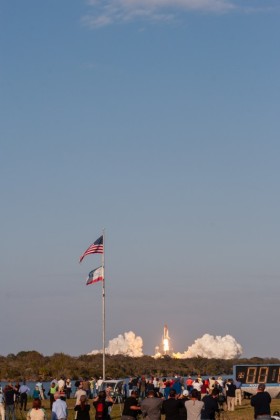 STS-133-0033