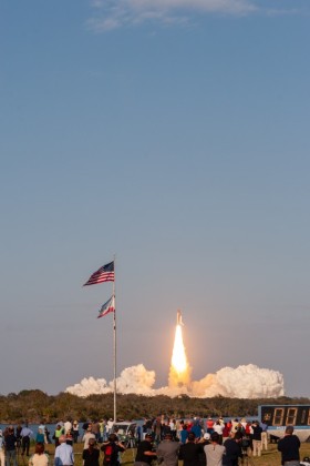STS-133-0037