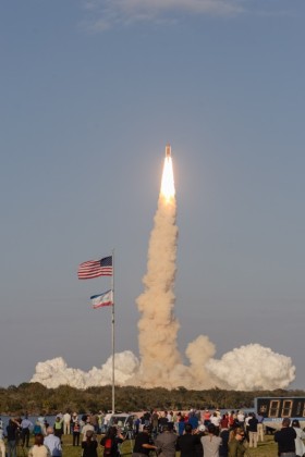 STS-133-0044