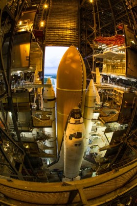 VAB/Atlantis Tour during Final Rollout